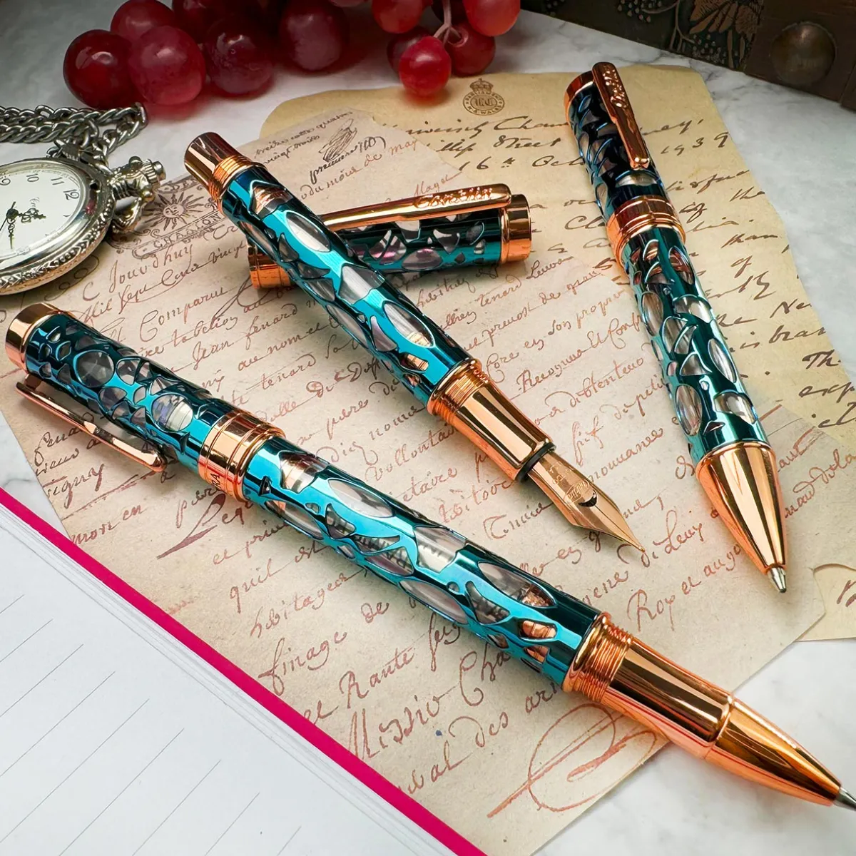Levenger Fountain Pens|Conklin*Conklin Endura Deco Crest Demo Blue Fountain Pen
