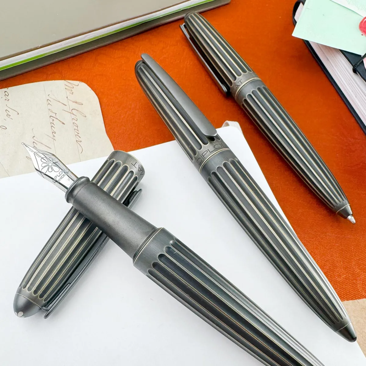 Levenger Fountain Pens|Diplomat*Diplomat Aero Stripes Oxyd Brass Fountain Pen
