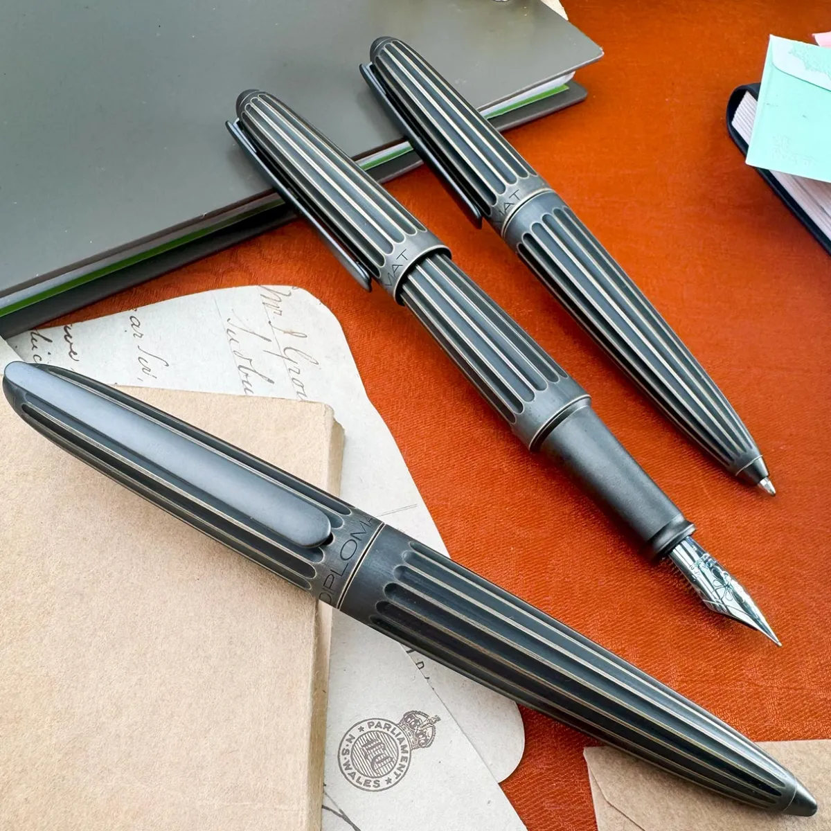 Levenger Fountain Pens|Diplomat*Diplomat Aero Stripes Oxyd Brass Fountain Pen