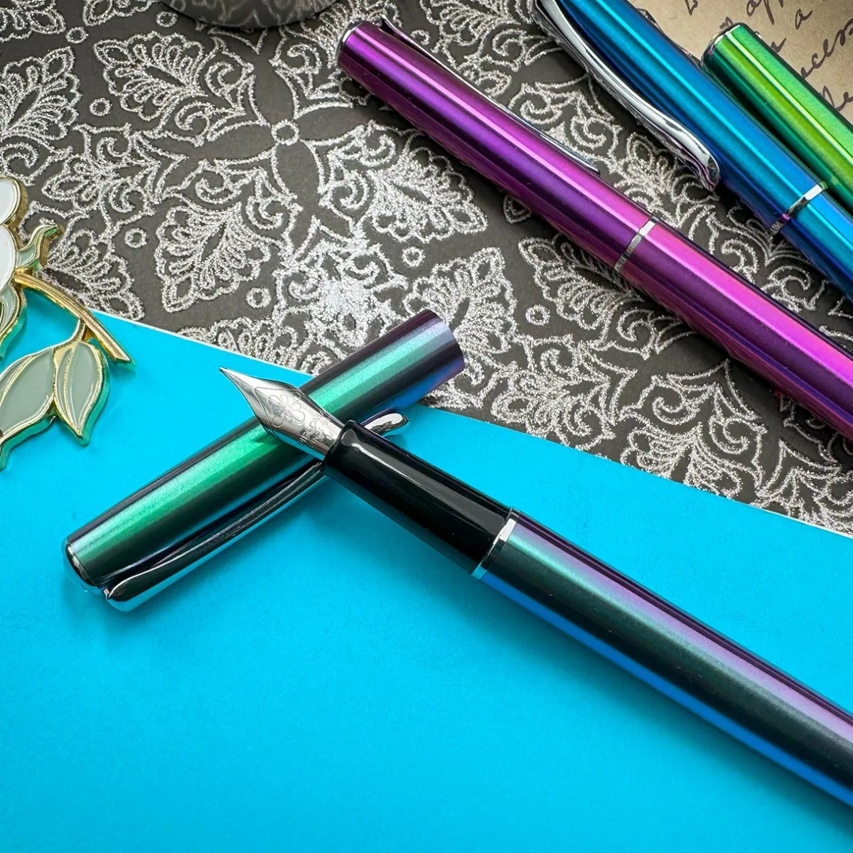 Levenger Fountain Pens|Diplomat*Diplomat Traveller Funky Fountain Pen