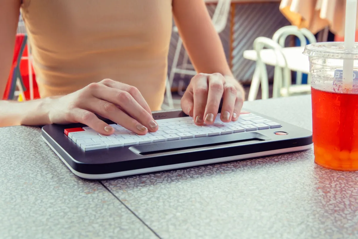 Levenger Tech Essentials*Freewrite Alpha Typewriter in Raven Black With Backlight