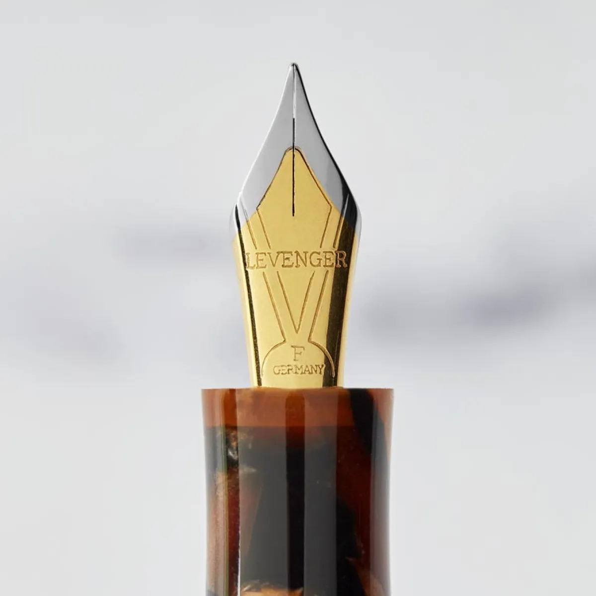 Levenger Levenger Pens|True Writers*True Writer Classic Golden Dark Tortoise Fountain Pen